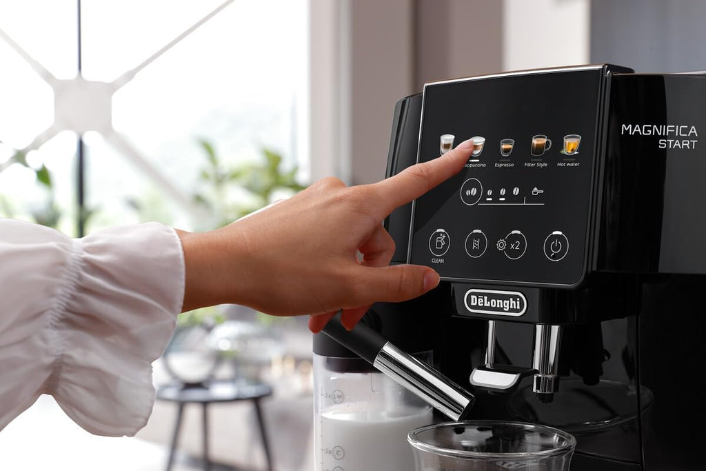 De'Longhi Magnifica Start Kaffeevollautomat, LatteCrema-Milchsystem, Espresso, Cappuccino, Soft-Touch, Schwarz